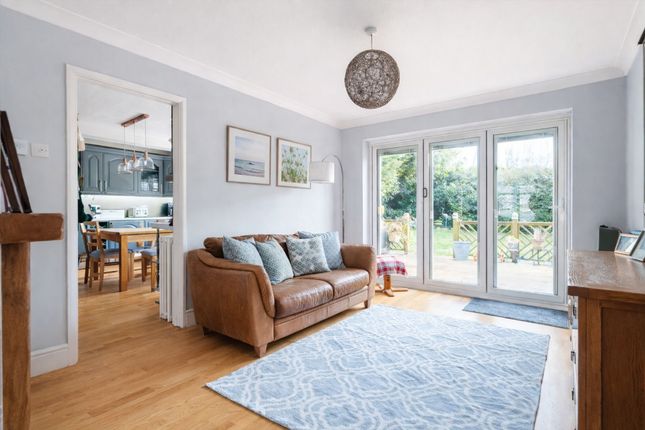 116 Three Bridges Road, Crawley photo 3