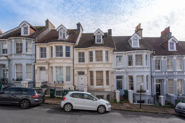 Thumbnail Property for sale in Roundhill Crescent, Brighton