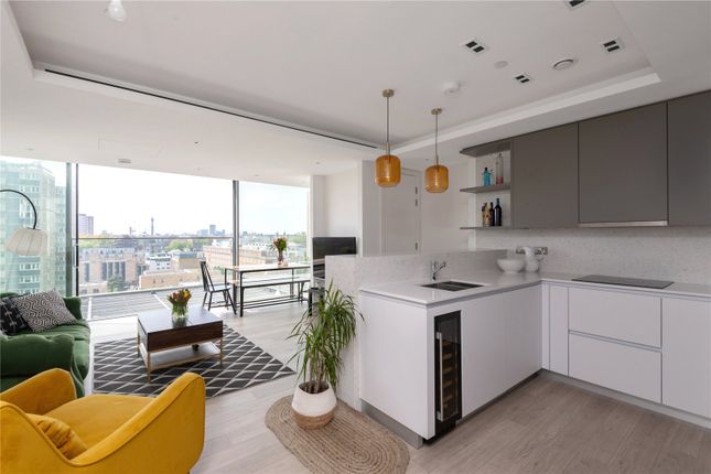 Flat for sale in Carrara Tower, 1 Bollinder Place