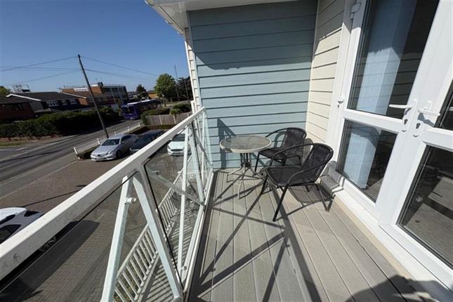 120, Long Road, Canvey Island photo 2