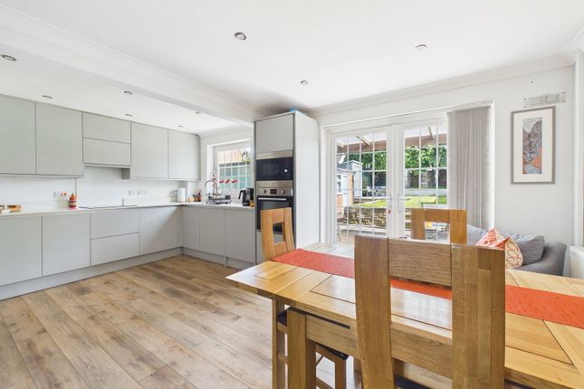Helmsley, Clanna Road, Lydney photo 3