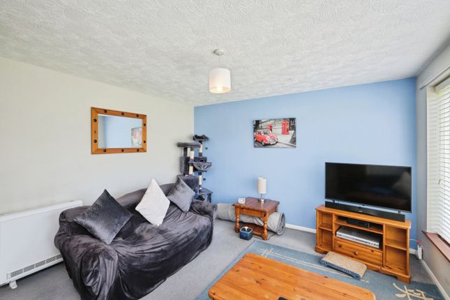 17, Croft Close, West Midlands photo 3