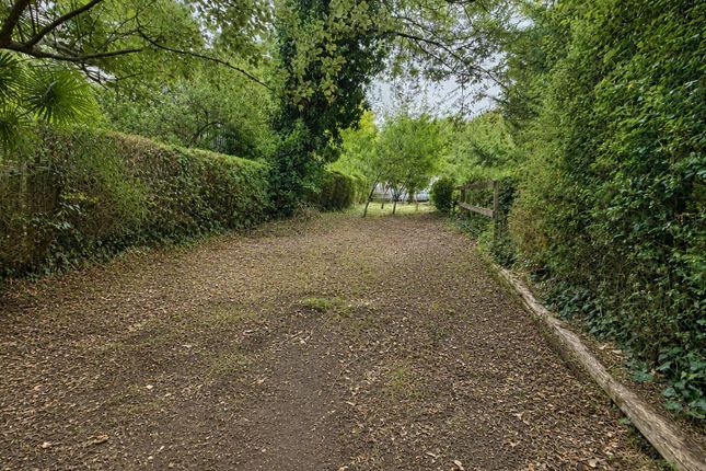 56., Fairview Avenue, Stanford Le Hope photo 3