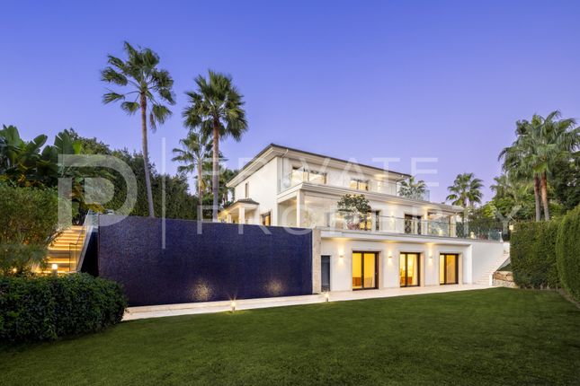 Thumbnail Villa for sale in Nueva Andalucia, Marbella, Malaga