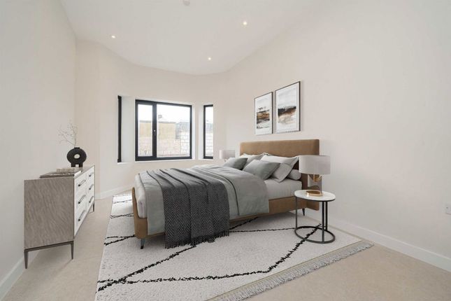 305, Bedfont Lane, Feltham photo 4
