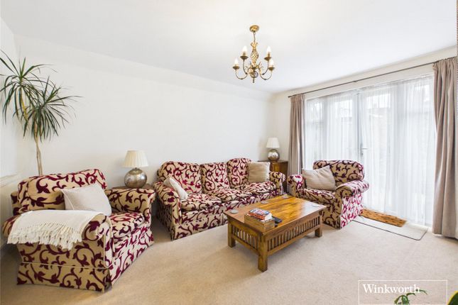 10, Sturgess Avenue, London photo 2
