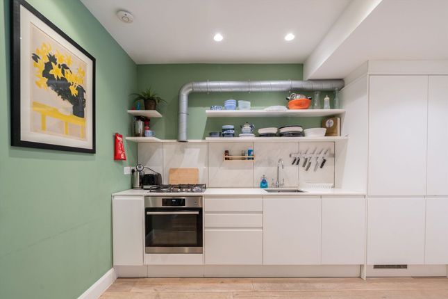 Basement Flat, 184, Westbourne Park Road, London photo 3