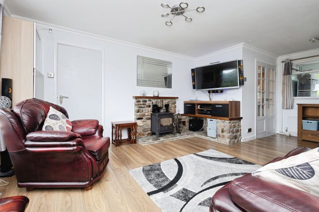 31, Heol Tredeg, Swansea photo 4