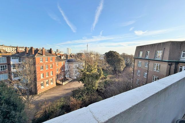121 Wick Hall, Furze Hill, Hove photo 2