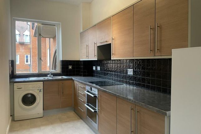 Flat to rent in Bluecoat Court, Hertford