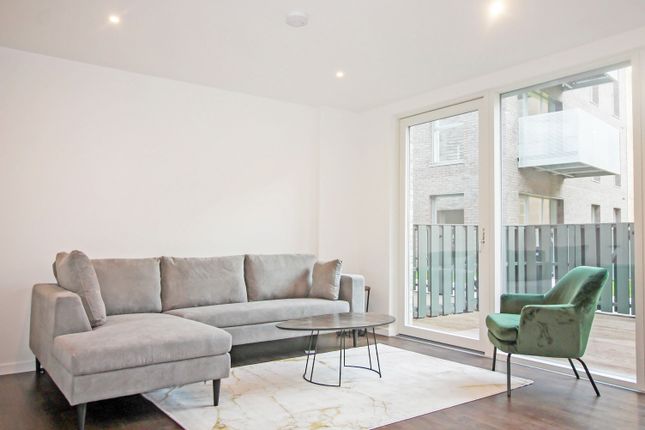 Thumbnail Terraced house for sale in Cedarwood Townhouses, Deptford Landings, London