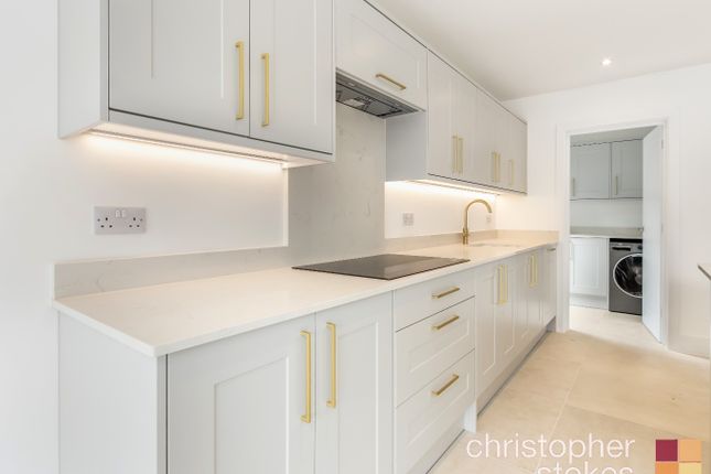 2 Halfhide Lane, Cheshunt, Hertfordshire photo 4