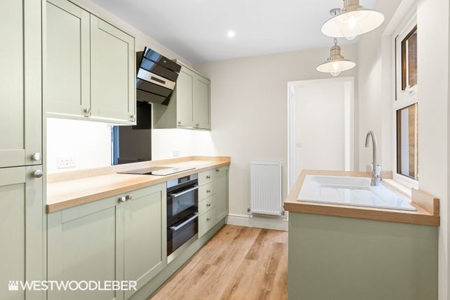 4, Century Road, Hoddesdon photo 2