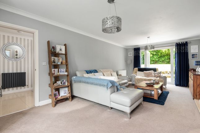 8, Tudor Farm Close, Ashford photo 4