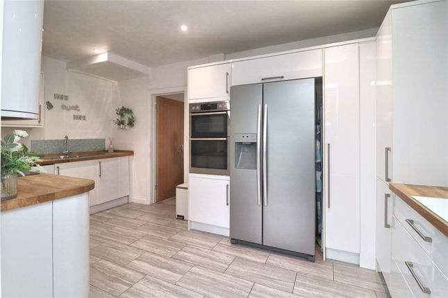 14, Bunyard Drive, Surrey photo 3