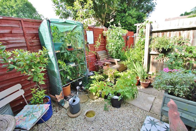 22, Farmington Drive, Witney photo 4