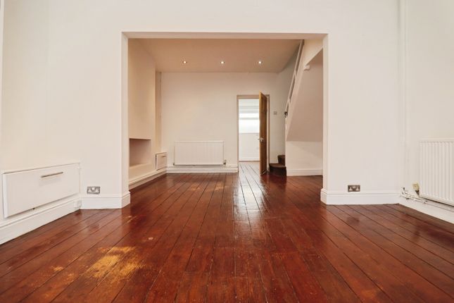 18, Asgog Street, Cardiff photo 2