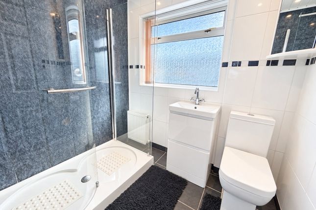 9, Coppice Close, Brierley Hill photo 4