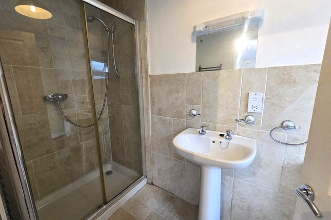 Flat 2 Carne House, Carne Road, Newlyn, Penzance photo 4