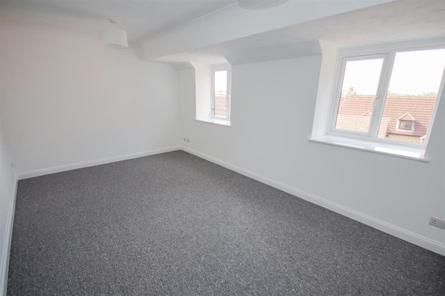 Flat 4, Burleigh House, Hamblin Court, Rushden photo 4