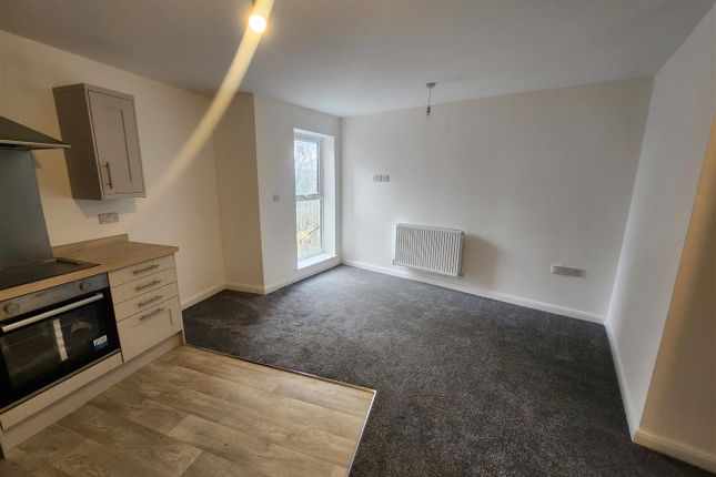 Flat 3, 21 - 23 Market Street, Cinderford photo 3