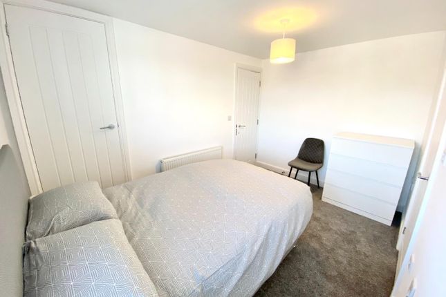 Room 3, 129, Clouds Hill Road, Bristol photo 3