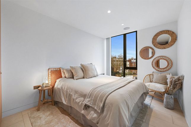 Thumbnail Flat to rent in Oval Road, Primrose Hill, London