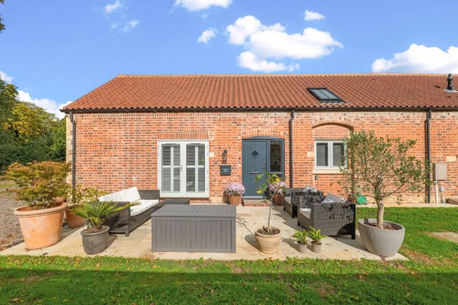 Walnut Barn,, Hall Lane, Grantham photo 3