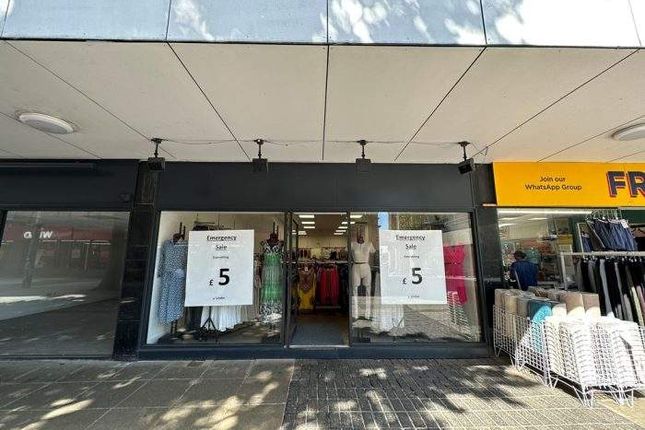 Retail premises to let in 94 New Street, 94 New Street, Huddersfield
