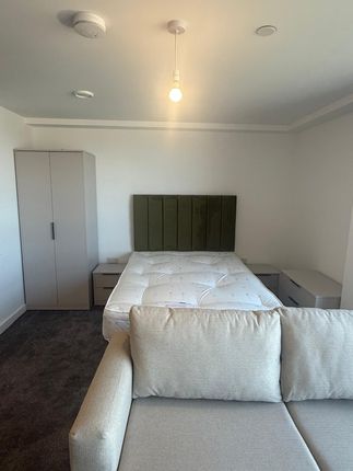 Apartment 216  Willow Court, Salford photo 3