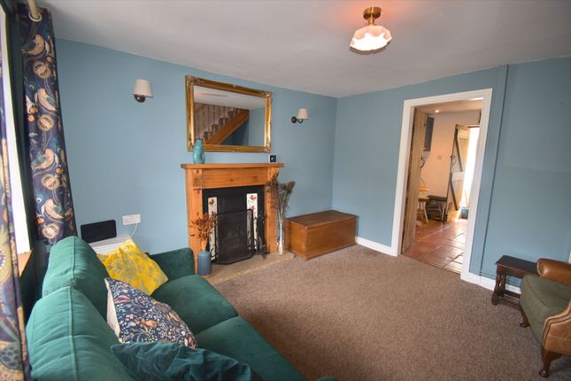 6 Western Lane, High Peak photo 2