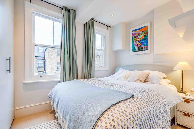 Flat for sale in Vera Road, London