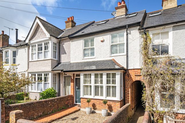 Thumbnail Terraced house for sale in Queens Road, Berkhamsted