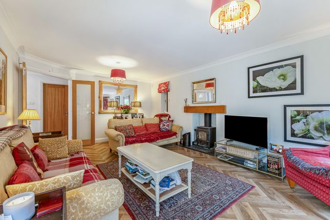 10, Kiln Drive, Thatcham photo 5