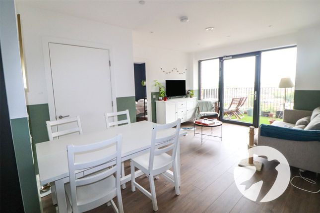 Flat 406, Headwater Point, 2, Dipper Drive, London photo 2