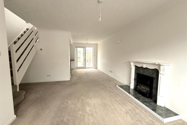 3, Larchdale Close, Southampton photo 2
