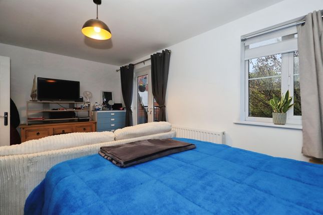 Quayle Court, Kidderminster photo 3