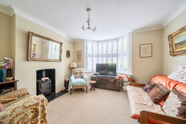 24, Swindon Road, Horsham photo 2