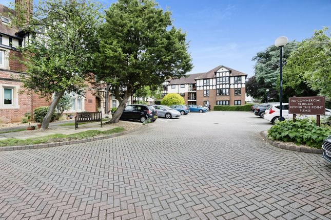 Flat for sale in Billing Road, Abington, Northampton