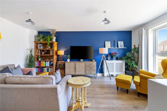 9 Ambrose Rigge Walk, Chichester photo 4