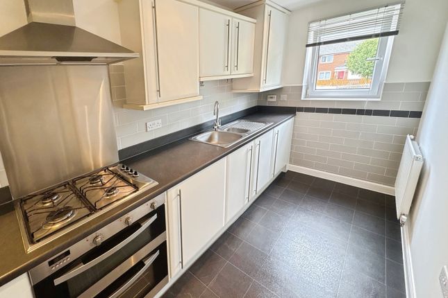 98, Bowhill Way, HARLOW photo 4