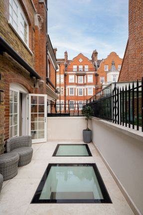 Town house to rent in Rex Place, London, 2