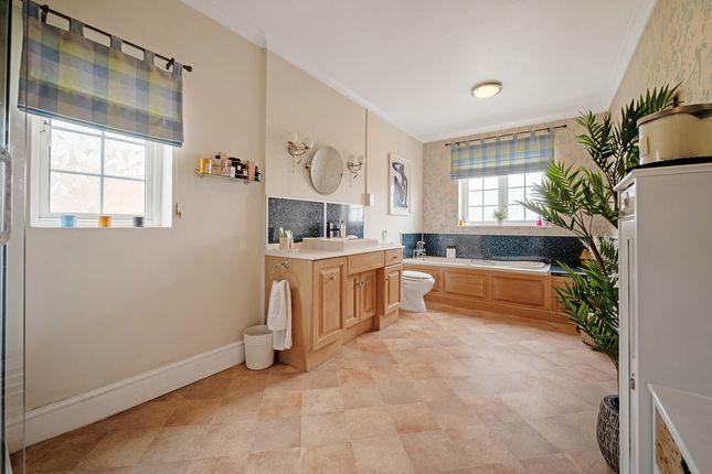 Town house for sale in Bilton Road Rugby, Warwickshire