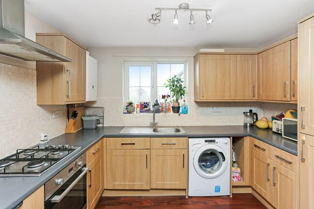 66 Bedford Drive, Fareham photo 4