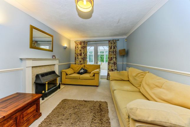 47, Primrose Way, Stamford photo 2