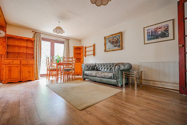 9, Wootton Drive, Hemel Hempstead photo 4
