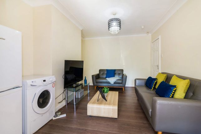 Terraced house to rent in Stanmore Crescent, Leeds