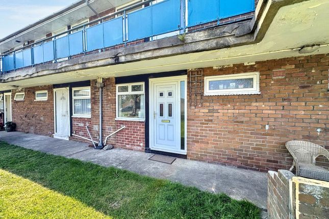 82, Kearsley Close, Whitley Bay photo 2