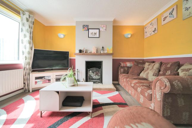 16, Chalfield Crescent, Melksham photo 3
