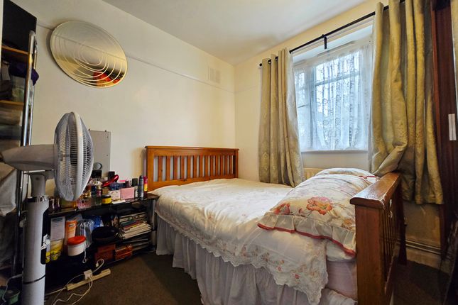 Mulberry Close, London photo 3